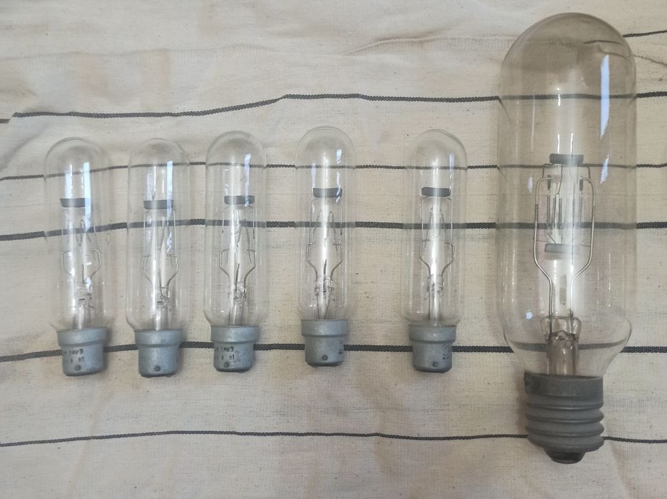 Цена за всё. Лампы для кинопроектора и прожекторная