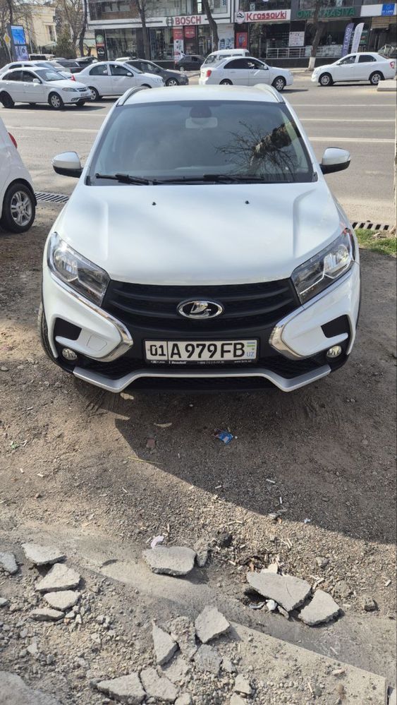 LADA XRAY crossover