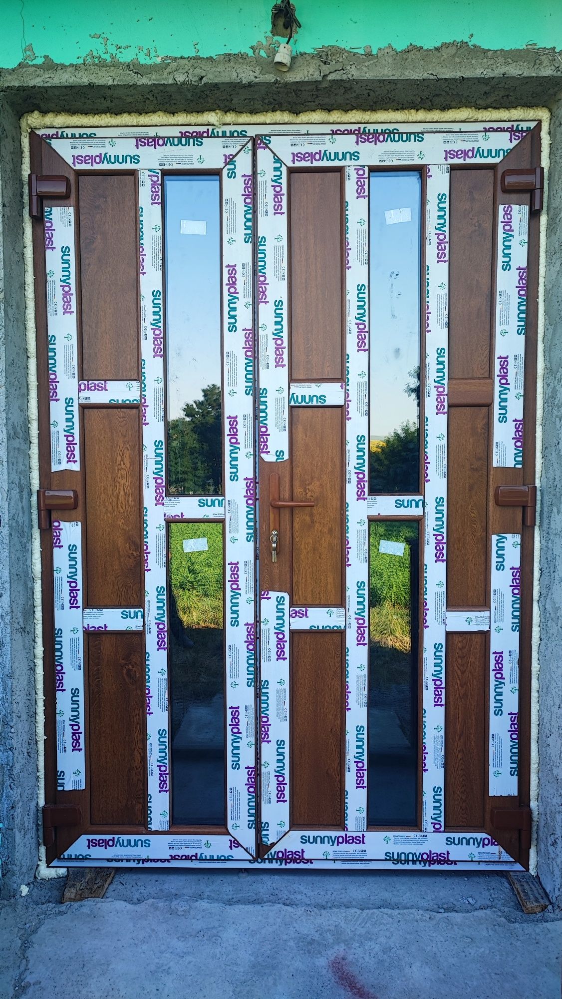 Uși și geamuri termopan