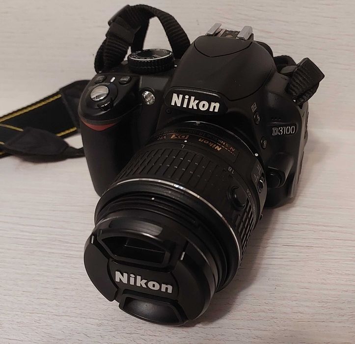 Зеркальный фотоаппарат Nikon D3100