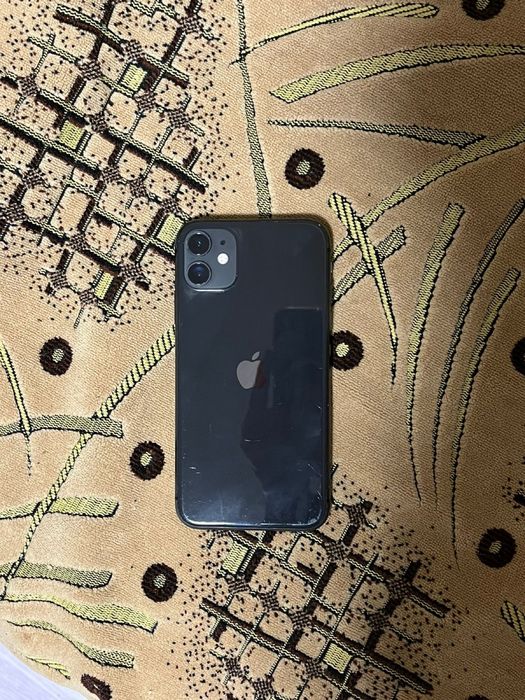 обеняю айфон 11,память 64,акб81,в отличном состоянии