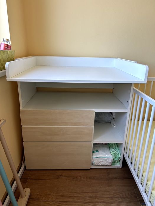 Повивалник / маса за повиване