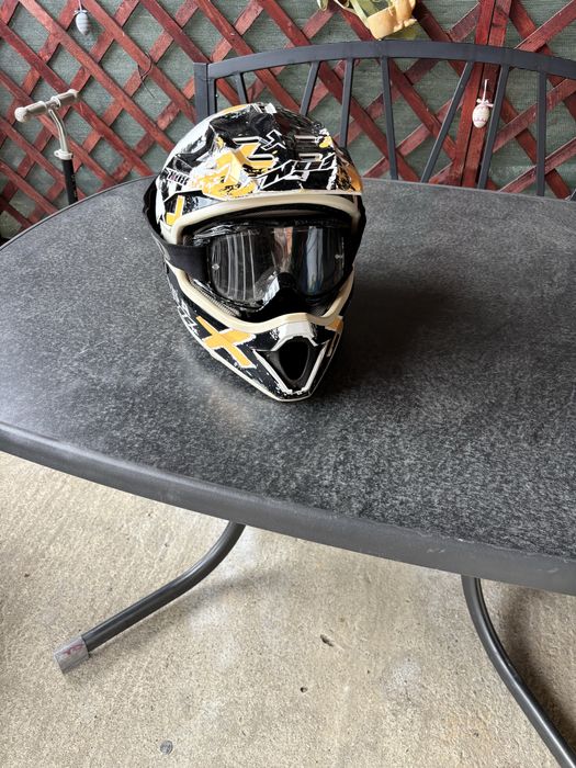 Casca enduro marca Nox