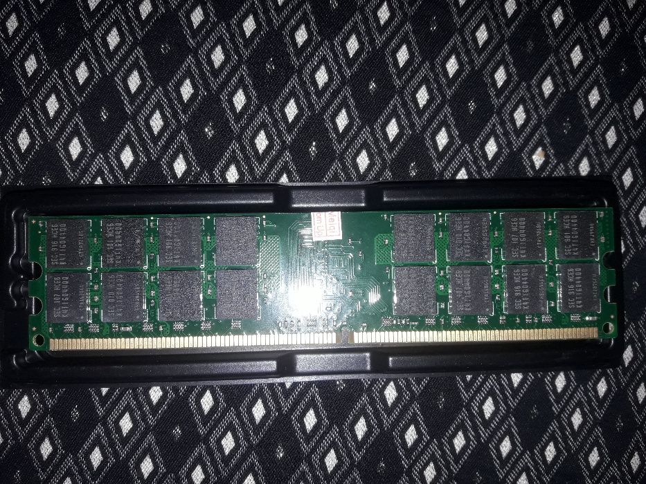 Рам Памет 4Gb DDR2 800Mhz Samsung за AMD НОВА