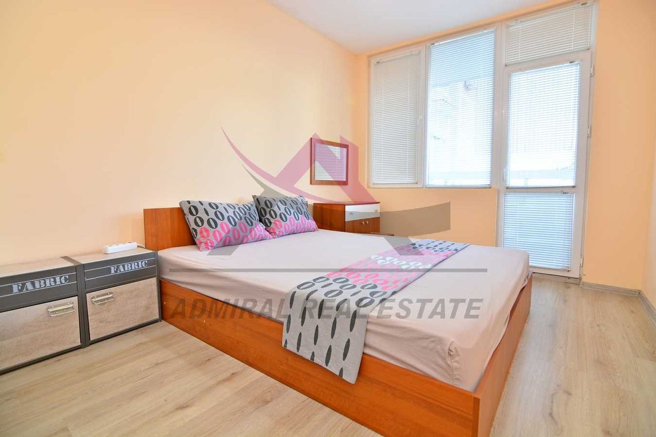 Дава се под наем Четиристаен апартамент в Варна, Център - 78 кв.м за 720 € - Снимка #2