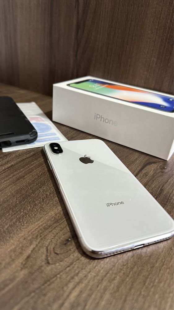 Продам Iphone X 64г