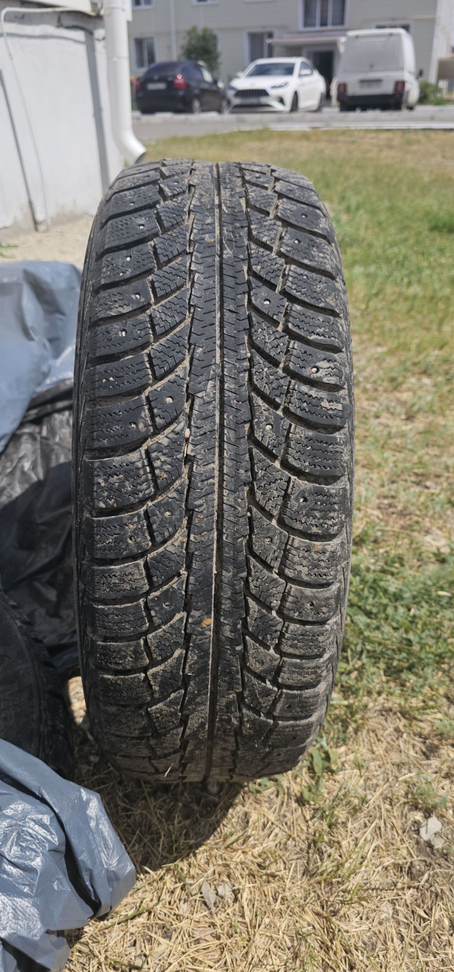 Продам 4 балона matador R15 зима
