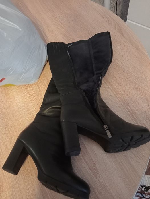 Продам зимние сапоги