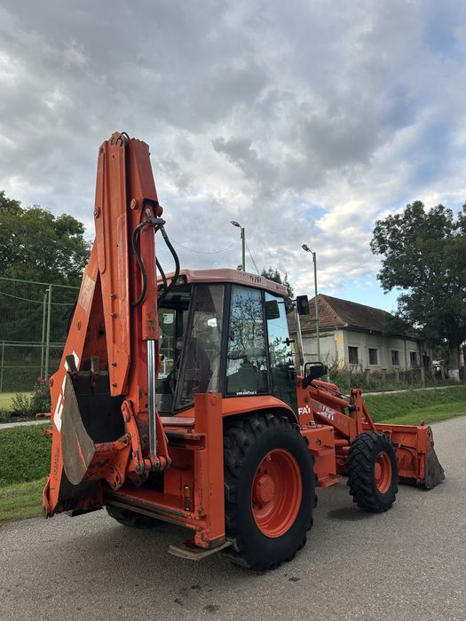 Buldoexcavator Fai Komatsu