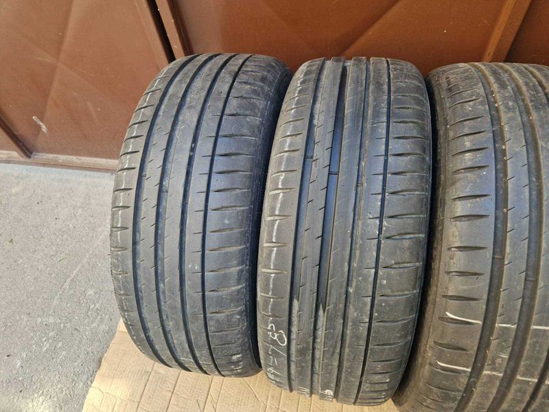 4 Michelin R19 225/45
летни гуми 
DOT4218