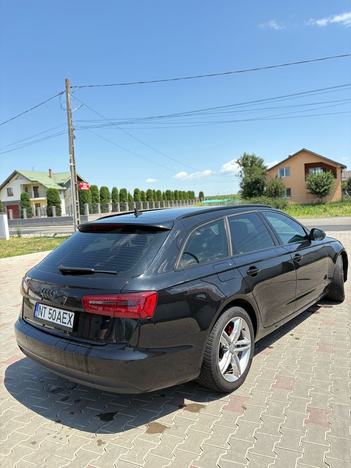 Audi A6 C7.
Motorizare: 2.0 TDI -177Cp.
Distribuție recent schimbată,