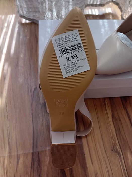Обувки с дебел ток Answear Lab, нови, н. 38