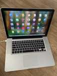Macbook pro intel core i7 display mare 15,6 led,8gb ram,500gb memorie.