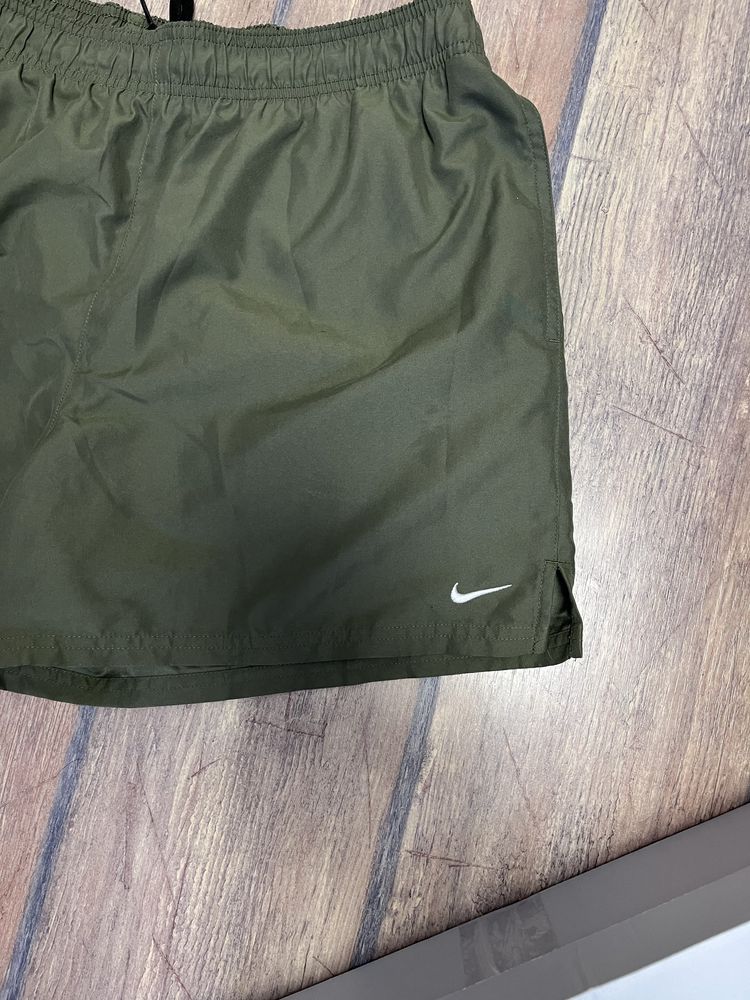 Pantaloni scurti nike vintage verzi