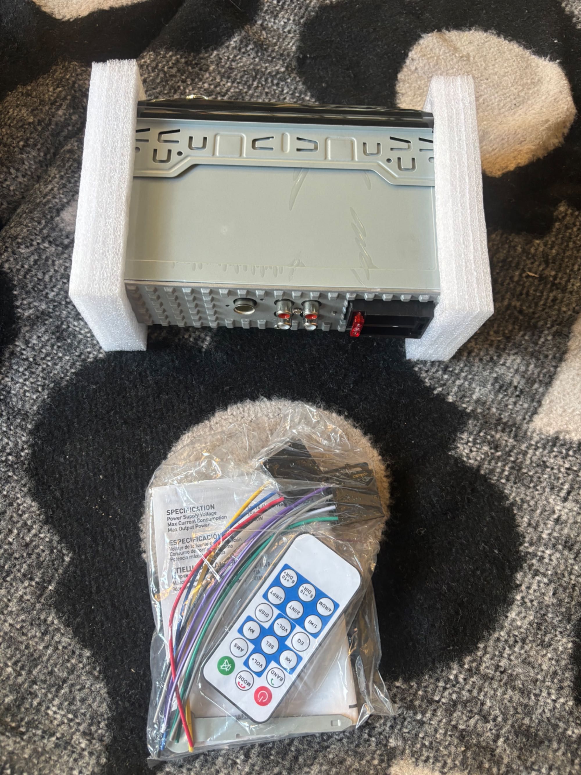 Aвтомобилен MP3 плеър с BLUETOOTH