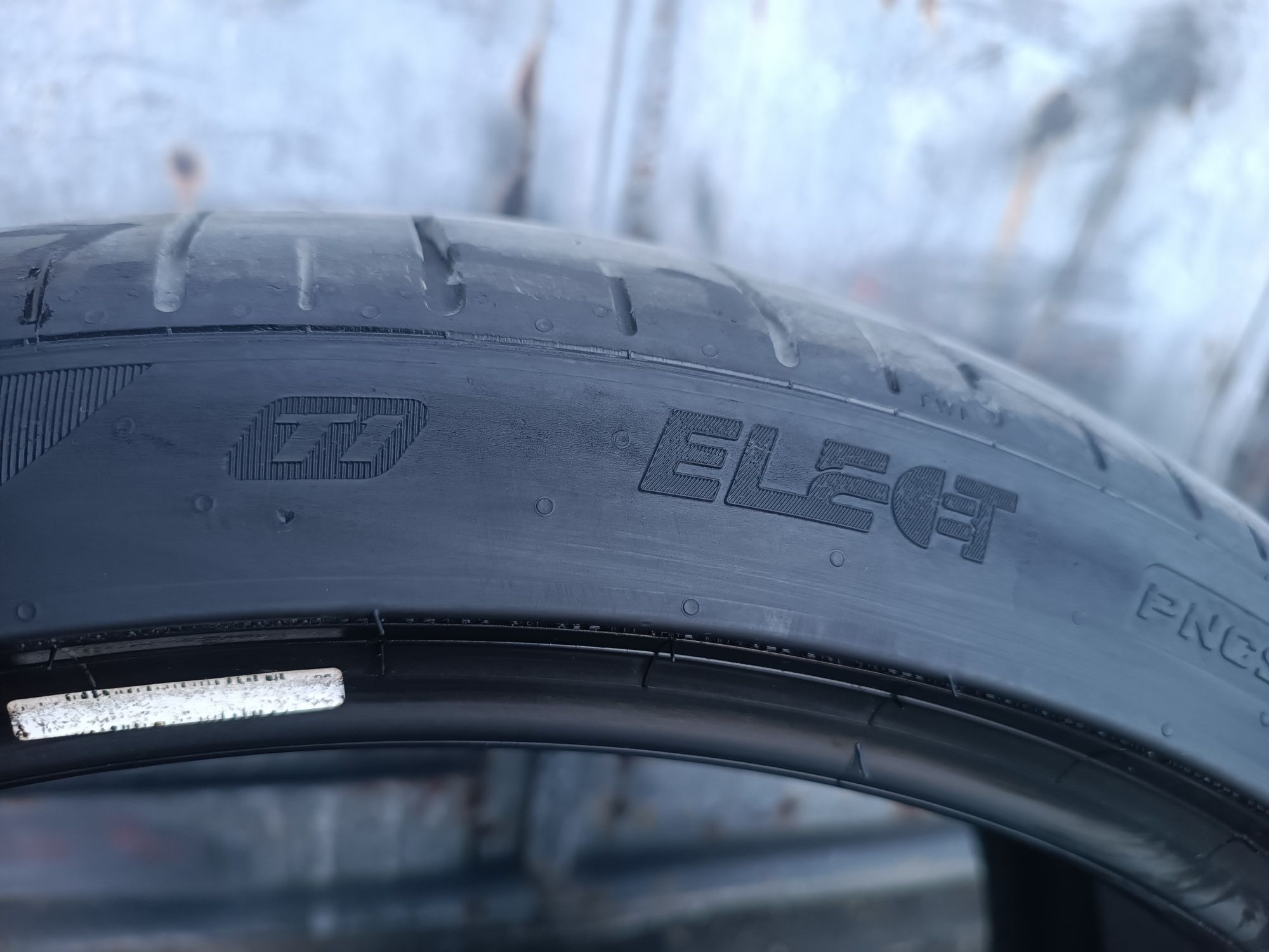 235/35/20 Pirelli Дот 0923