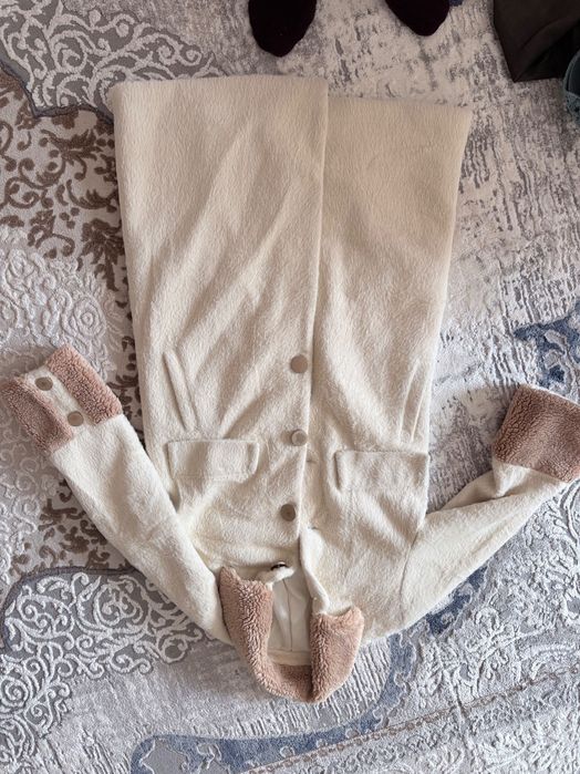 Пальто нарядное зимнее белое 50000сум