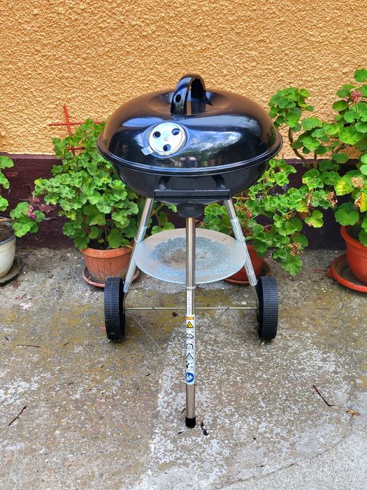 Grătar BBQ Kettle portabil cu roți