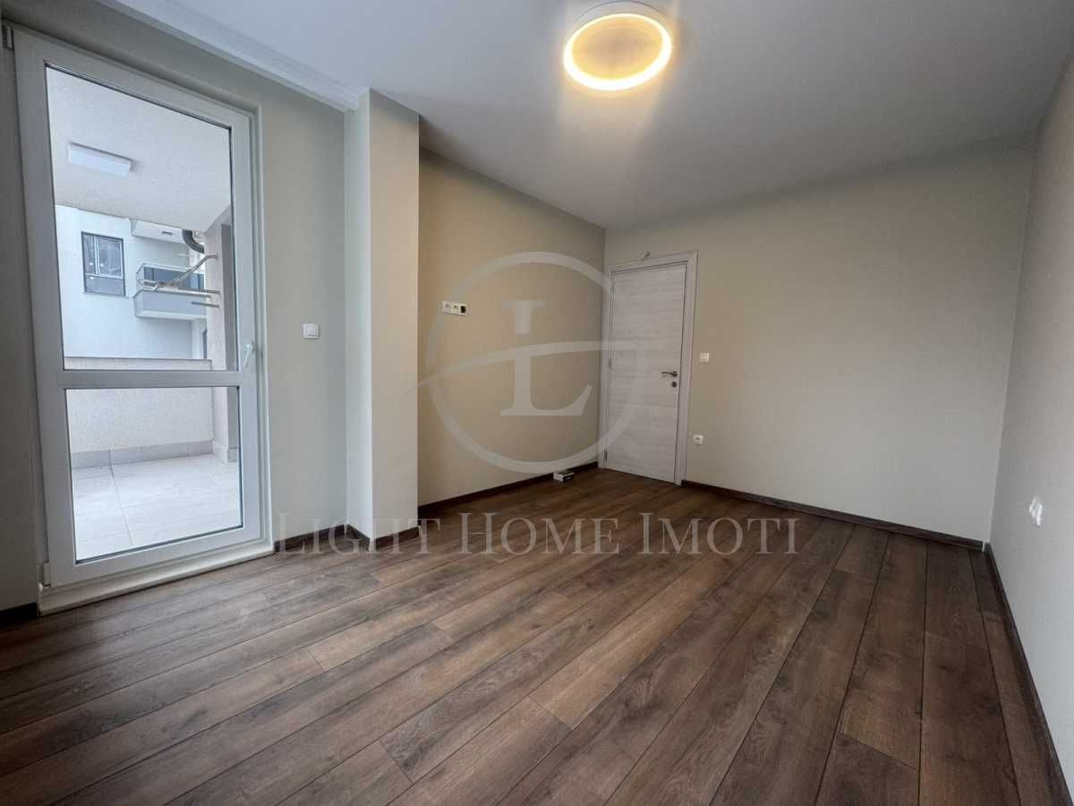 Продава се Тристаен апартамент в Пловдив, Христо Смирненски - 136 кв.м за 1434 €/кв.м - Снимка #3