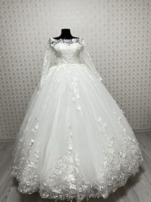 Продам новые свадебные платья