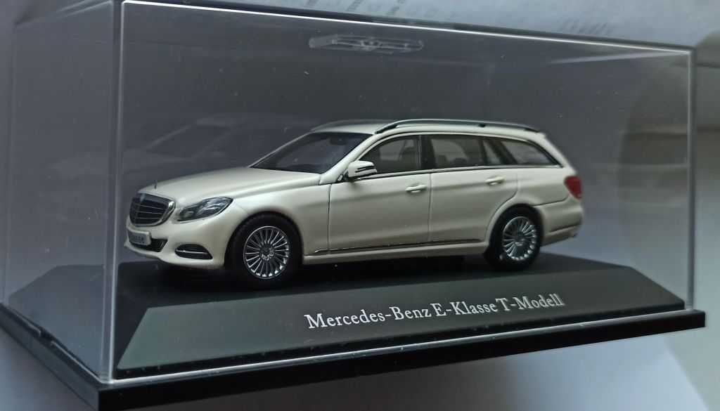 Macheta Mercedes Benz E Class T-Model S212 Break 2013 alb- Kyosho 1/43