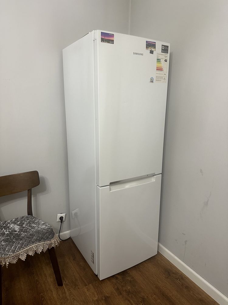 Продается холодильник SAMSUNG