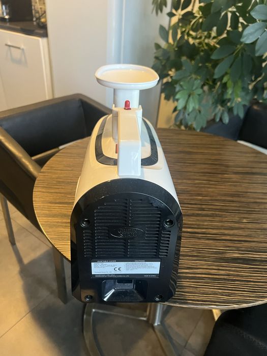 Професионална бавнооборотна сокоизстисквачка Green Star Elite