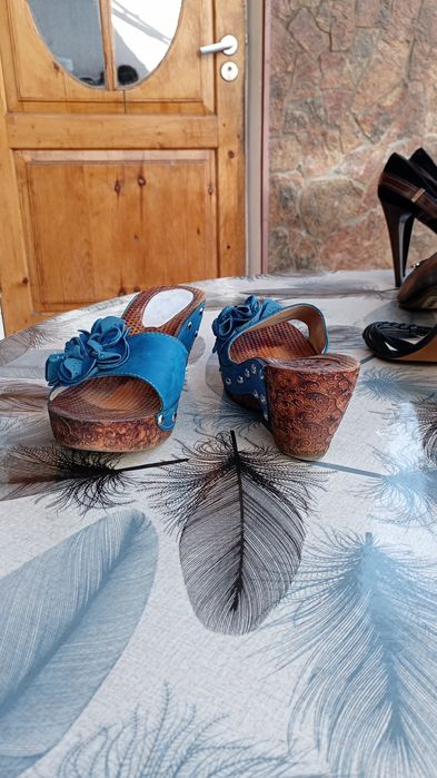 Ayollar uchun oyoq kiyimlar