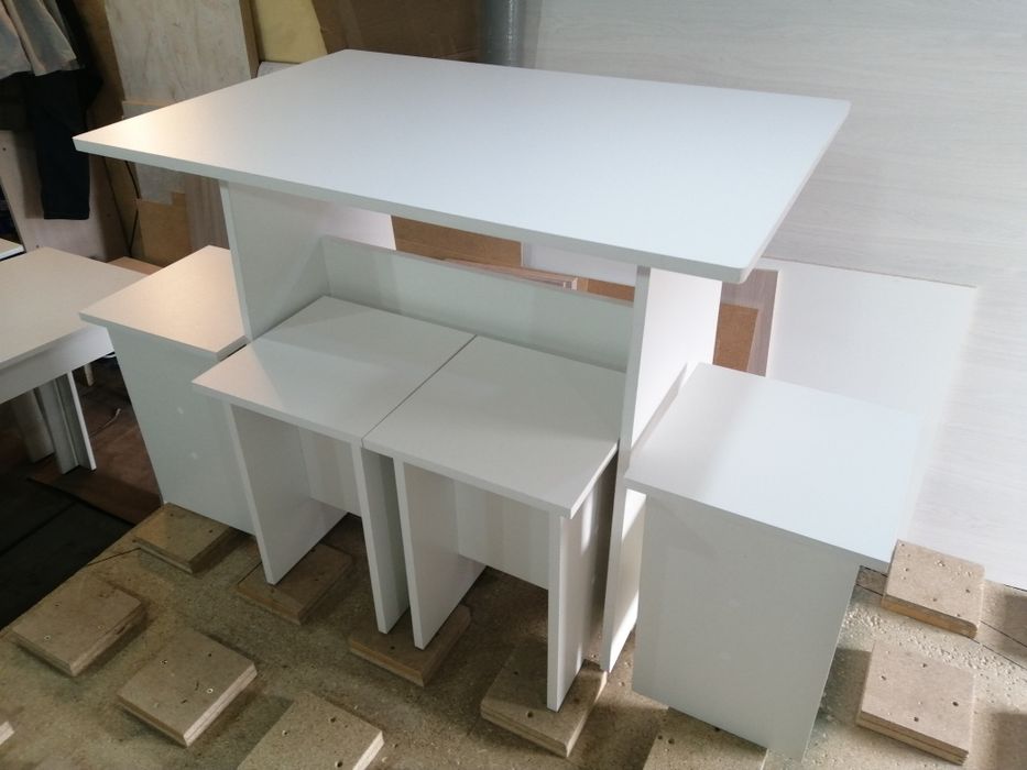 Стол кухонный с табуретками, новый (бесплатная доставка)