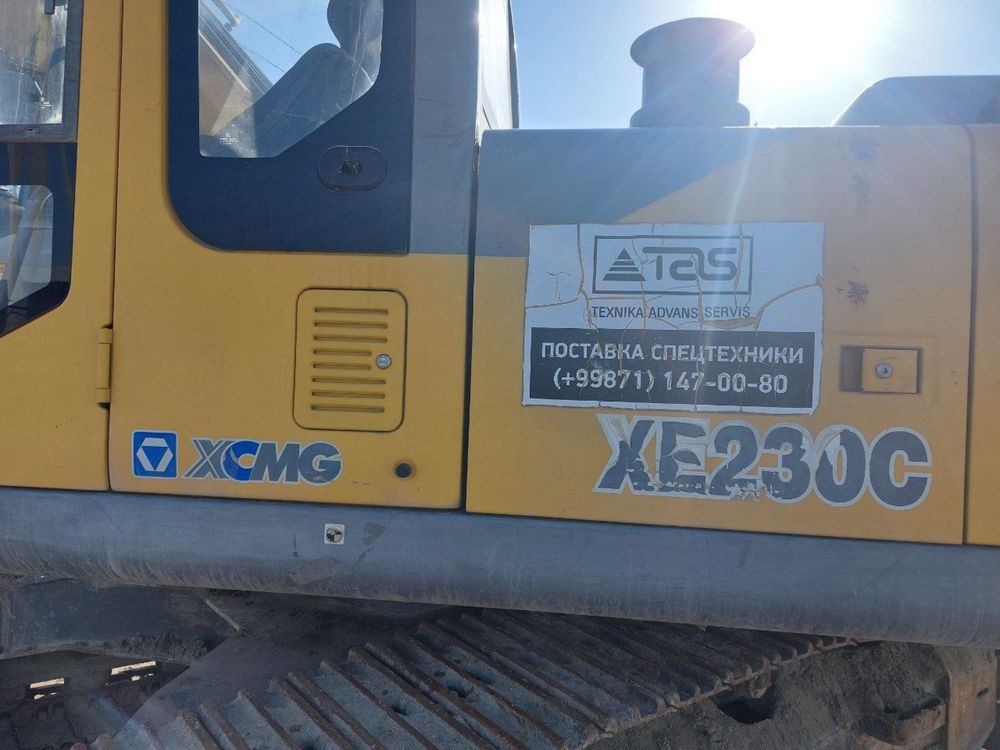 Гусенничний Экскаватор сотилади XCMG XE230C