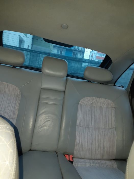 Renault Laguna an fabricație  1999