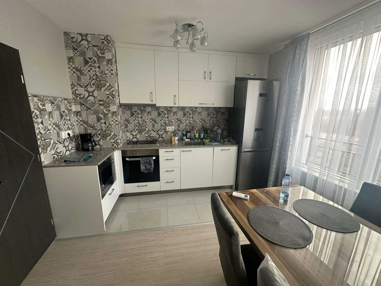 Дава се под наем Тристаен апартамент в София, Връбница 1 - 90 кв.м за 765 € - Снимка #3