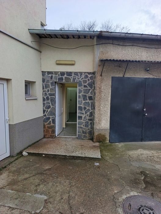 Дава се под наем