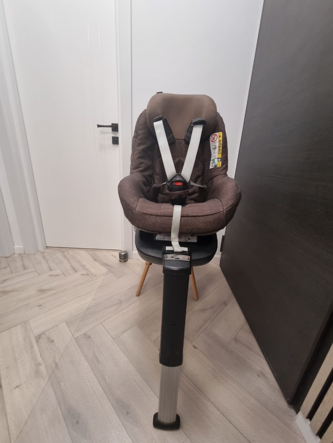 Scaun auto Pearl (Maxi Cosi) + Baza ISOFIX Familyfix (Maxi Cosi)