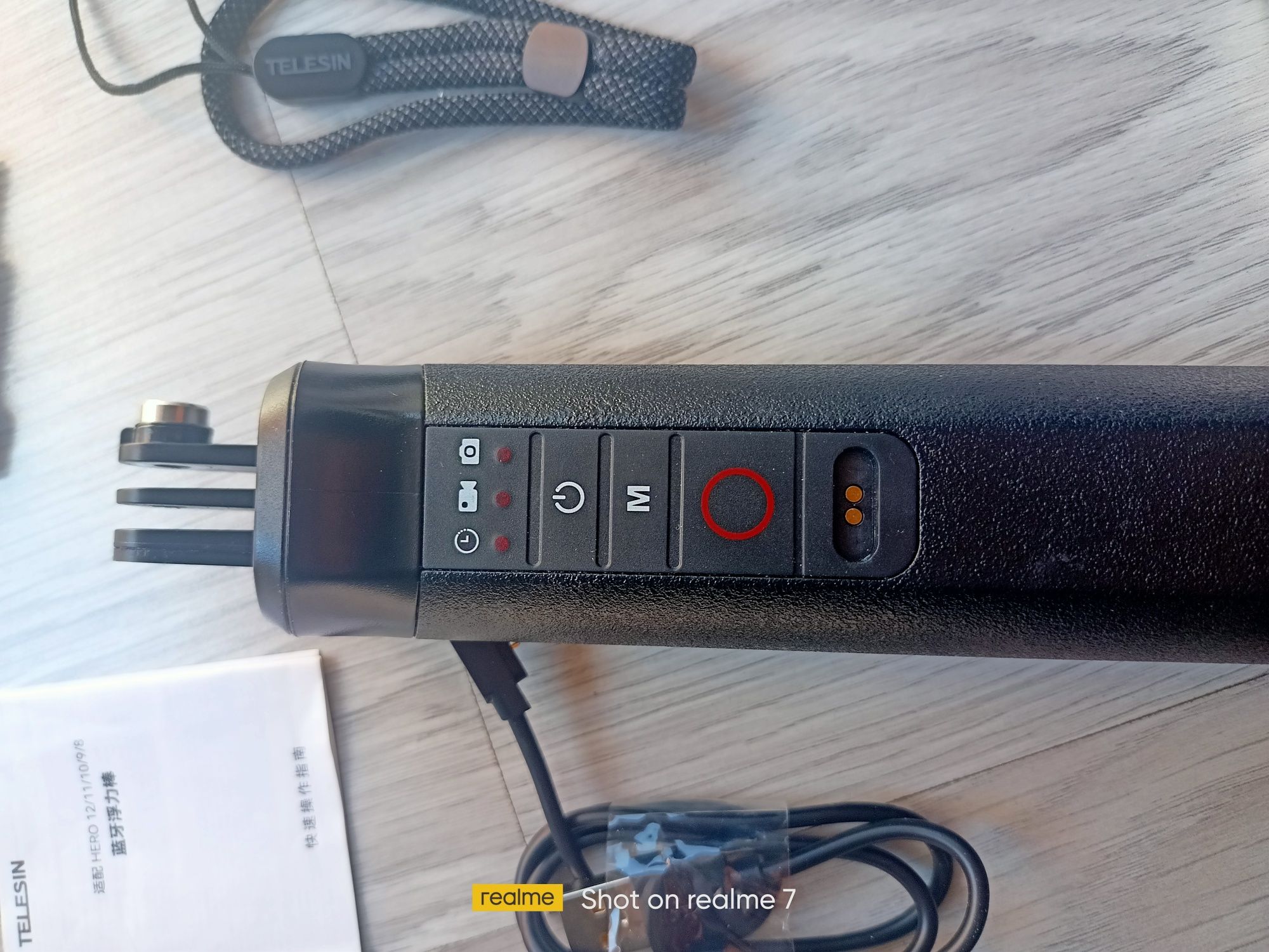 Плаваща дръжка за селфи стик с Bluetooth