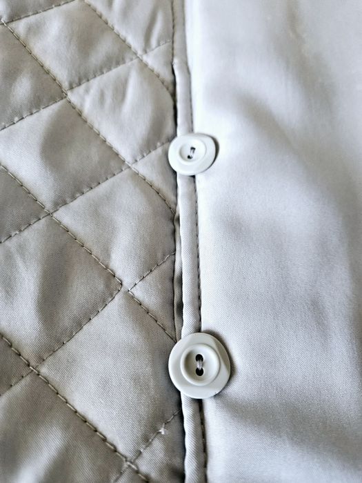 Pardesiu gri cu nasturi