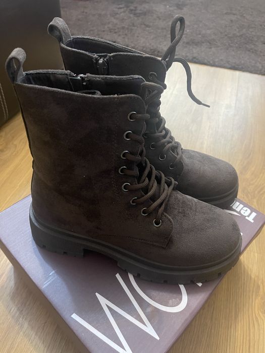 Велурени боти в кафяв цвят