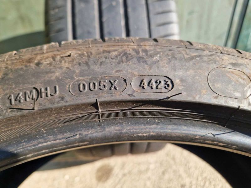 2 cauciucuri de vara Michelin R22 315/30 DOT4423