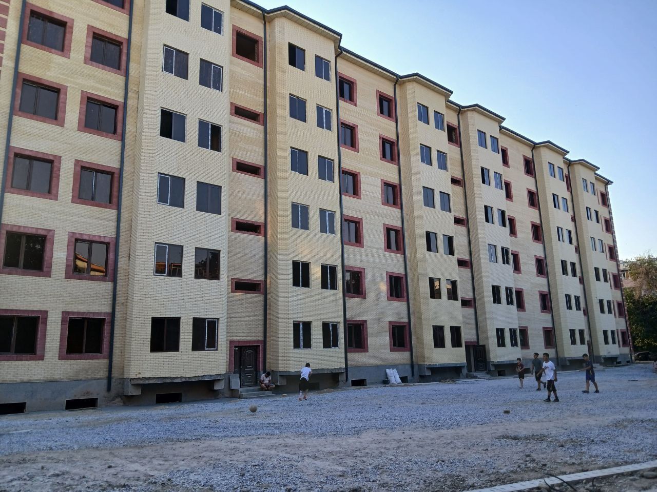 Срочно продается 2/3/5 в новостройке на БАМЕ.
