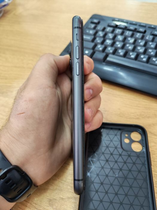 Iphone 11.     6/128гб