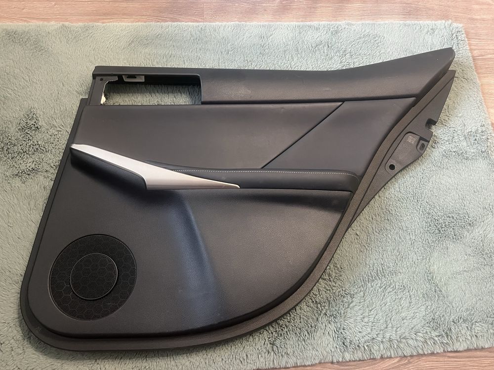 Кори за врати Lexus is 2013-2022г. 250,200t,300,300h,350