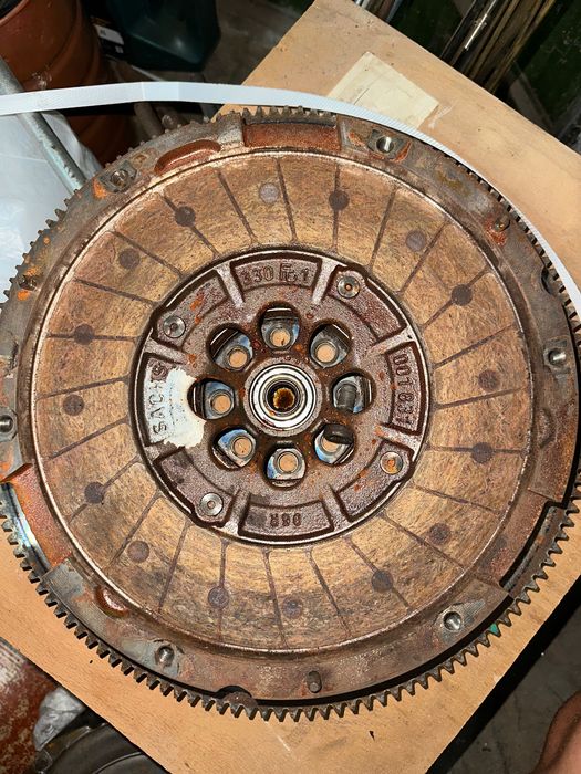 G4D3-7563-CC JAGUAR LAND ROVER маховик със съединител к-кт