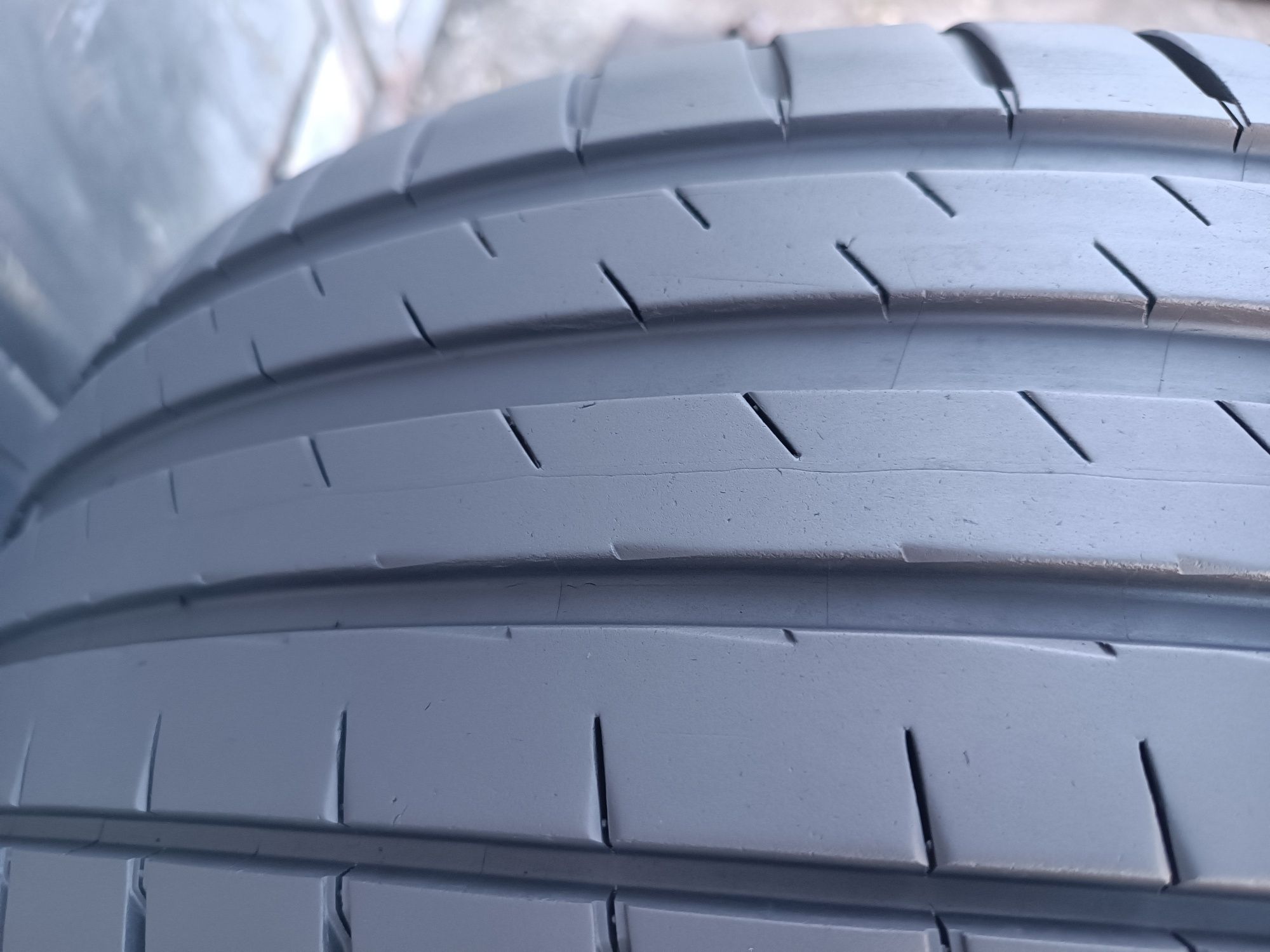 225/45/19 Michelin