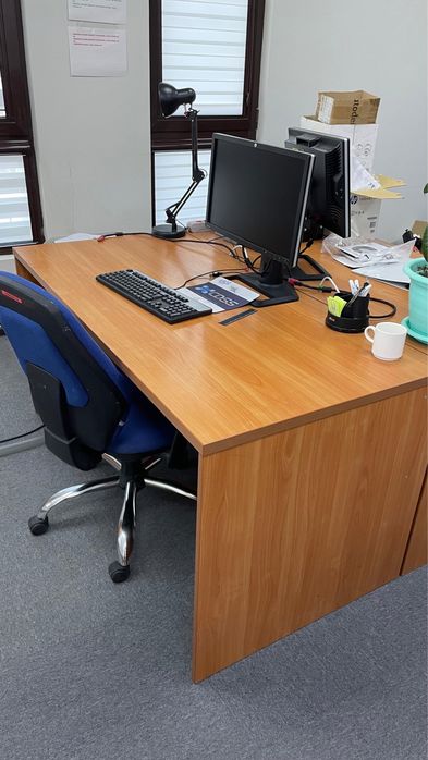 Письменный стол офисный стол