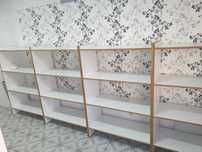 Rafturi pal pentru magazin sau bibliotecă