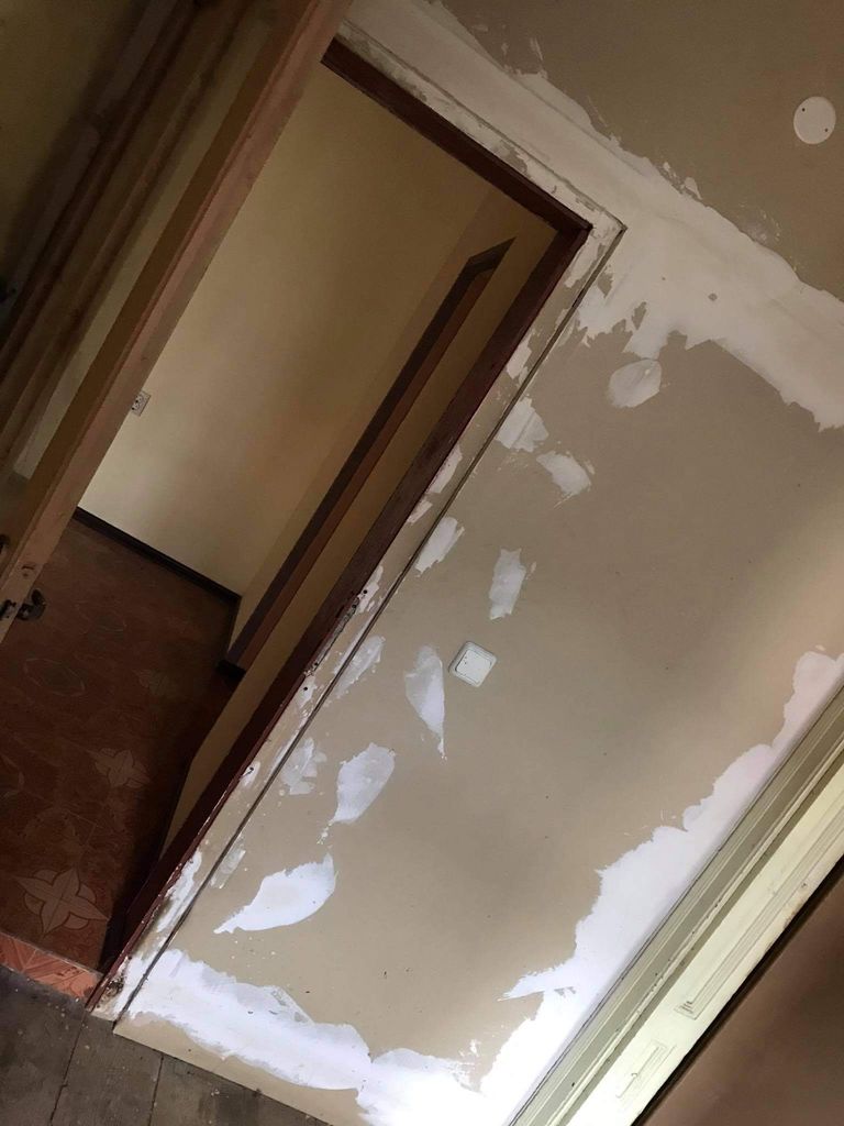 Продава се Къща в Дупница - 240 кв.м за 113 €/кв.м - Снимка #12