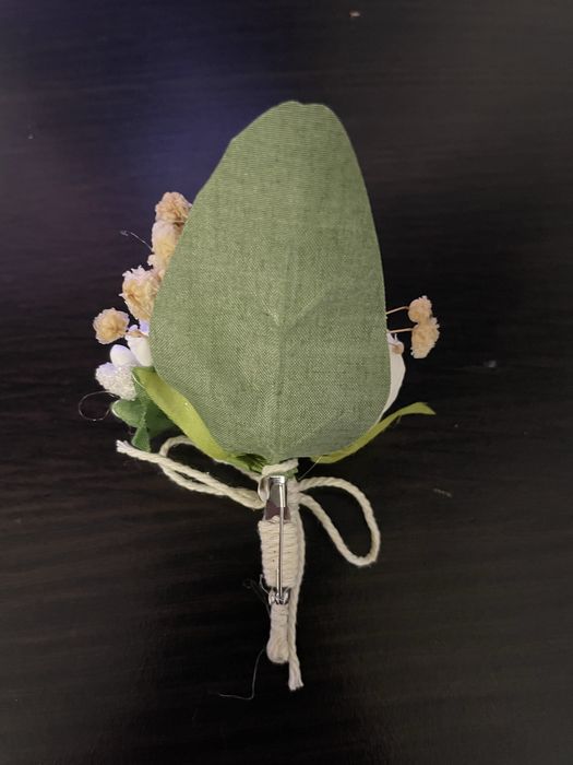 Шаферски гривни и бутониери