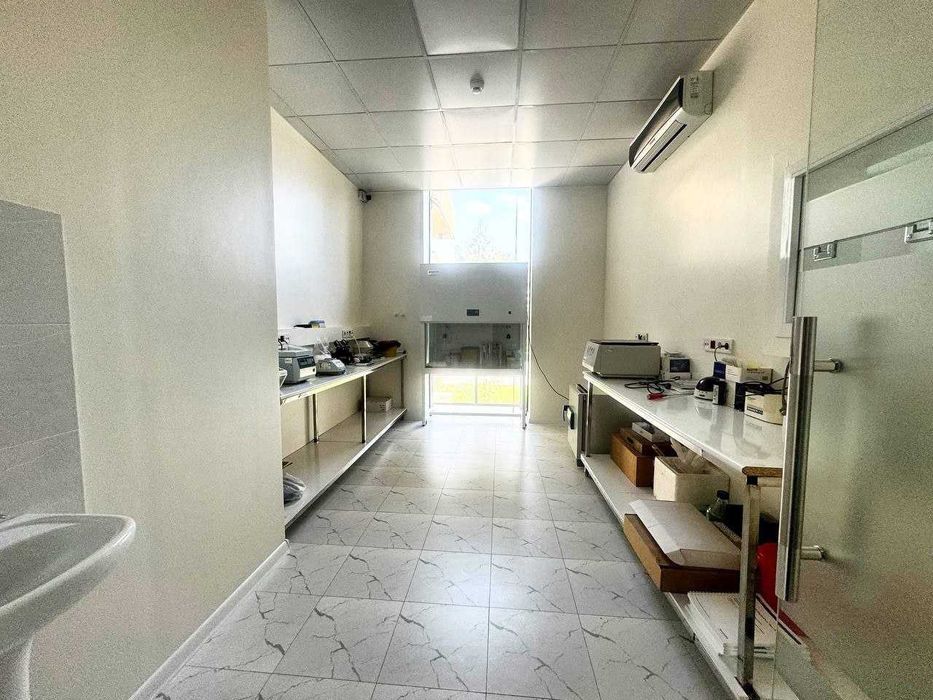 Махтумкули ул.м-в Ташсельмаш , Капитал Банк 140 кв.м первая линия