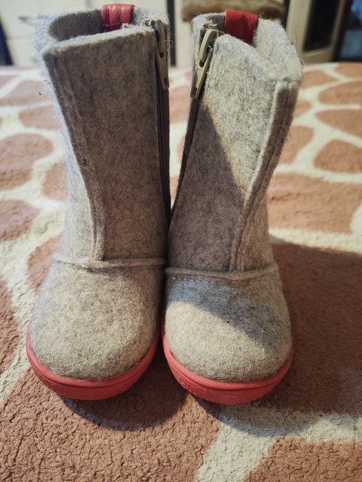 Продам валенки детские