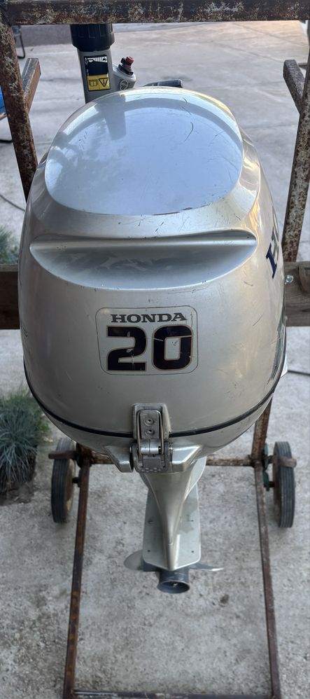 Мотор за лодка Honda